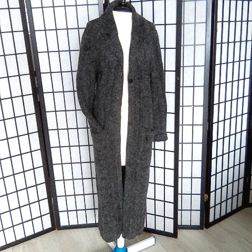 Helium long cardigan. Size L.